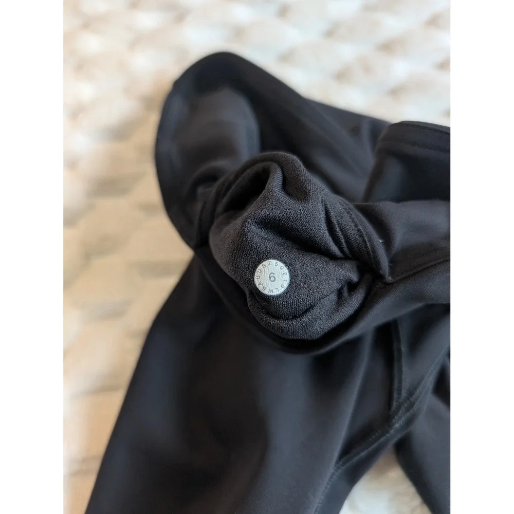 Lululemon Black Crop Leggings High Rise‎ Mesh Panels Athletic Size 6